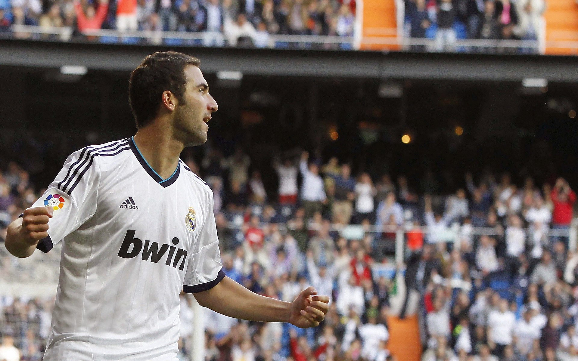 欧冠联赛皇马遗憾输给利物浦，放大镜看细节，瑕疵显现，皇马欧冠经典比赛